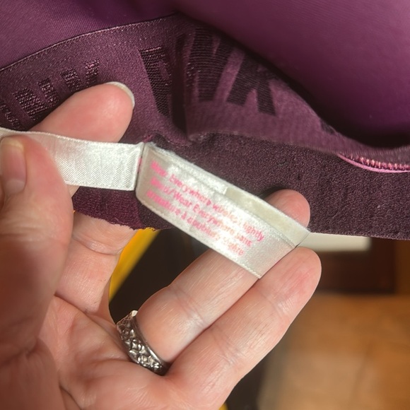 PINK Victoria's Secret Wear Everywhere Wireless Lightly Lined Bra Purple Sz 36D - Picture 4 of 9